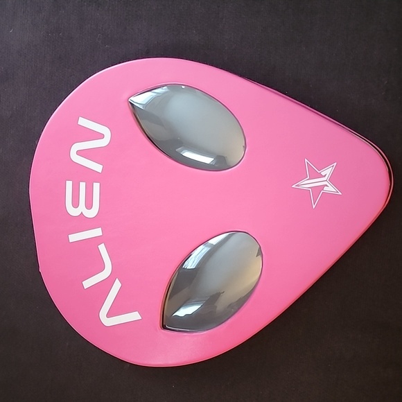 Jeffree Star Other - Jeffrey Star - Alien Eye Shadow Pallette